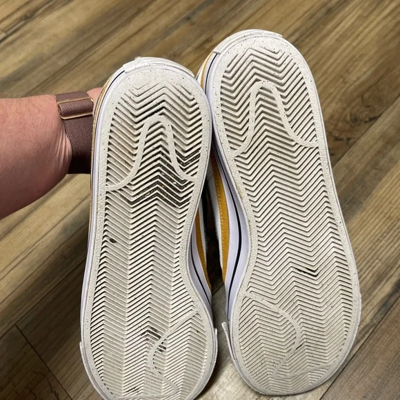 Nike court White and Gray Athletic Shoes lady size 9 - Picture 7 of 8